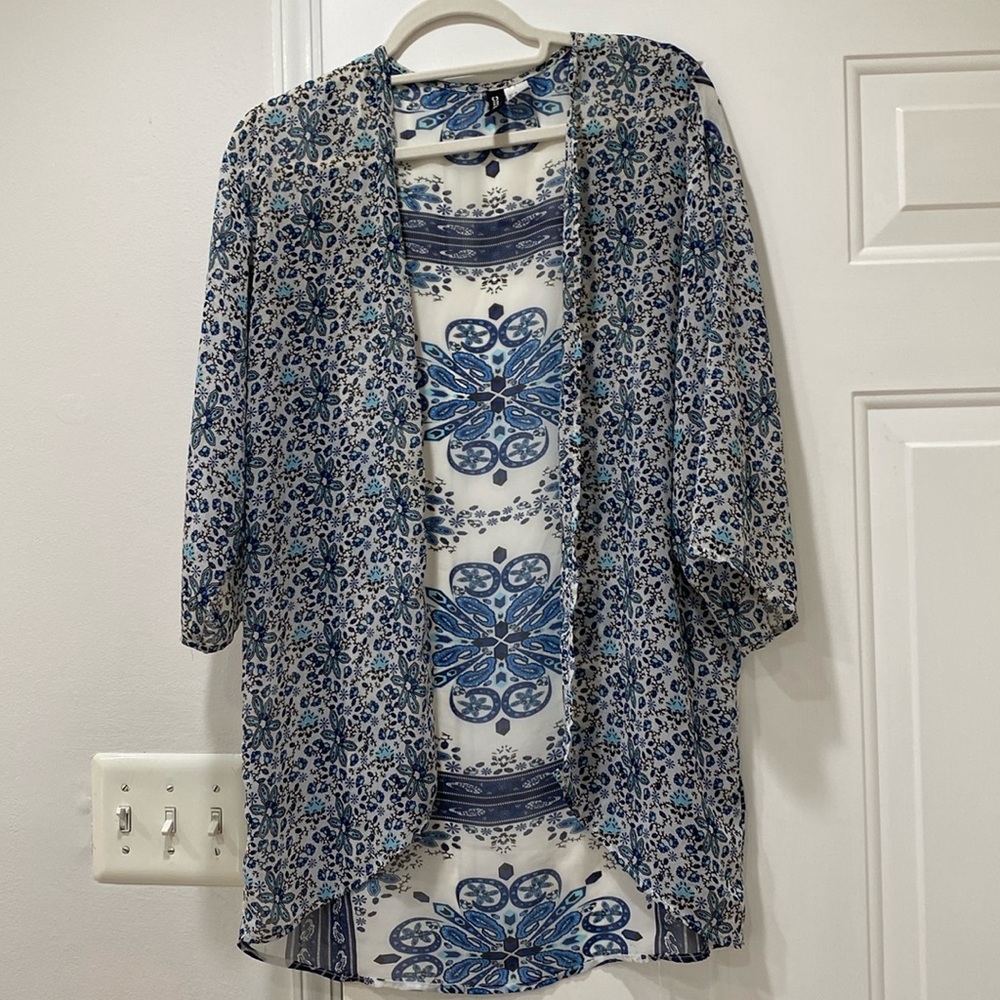 Divided, H&M, size XS, pashmina/coverup.